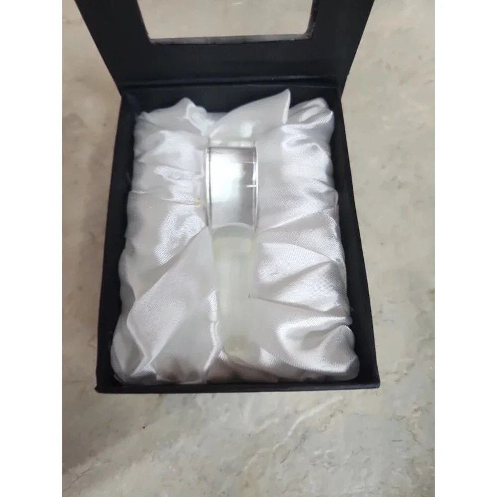 Oleg Cassini crystal heart bottle stopper in gift box